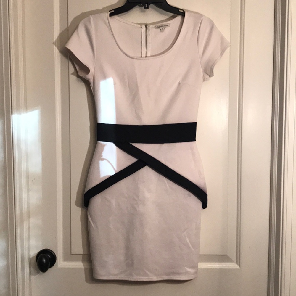 🔲 Black & White 🔲 Peplum Dress